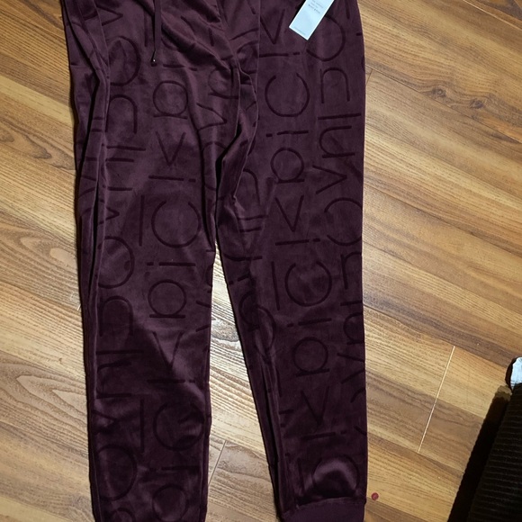 Calvin Klein velvet maroon/ burgundy joggers XL women - Picture 3 of 3